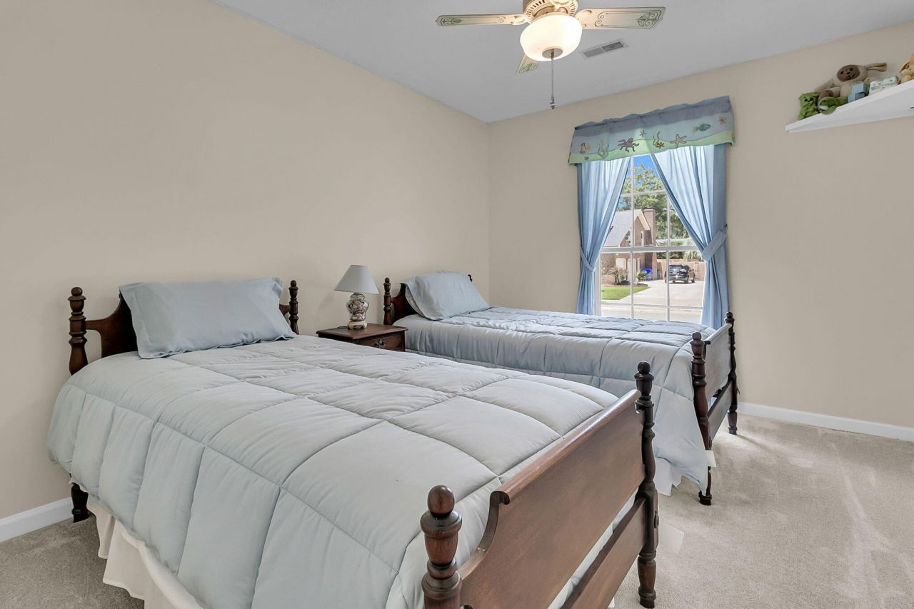 1647 Sulgrave Road Photo 36