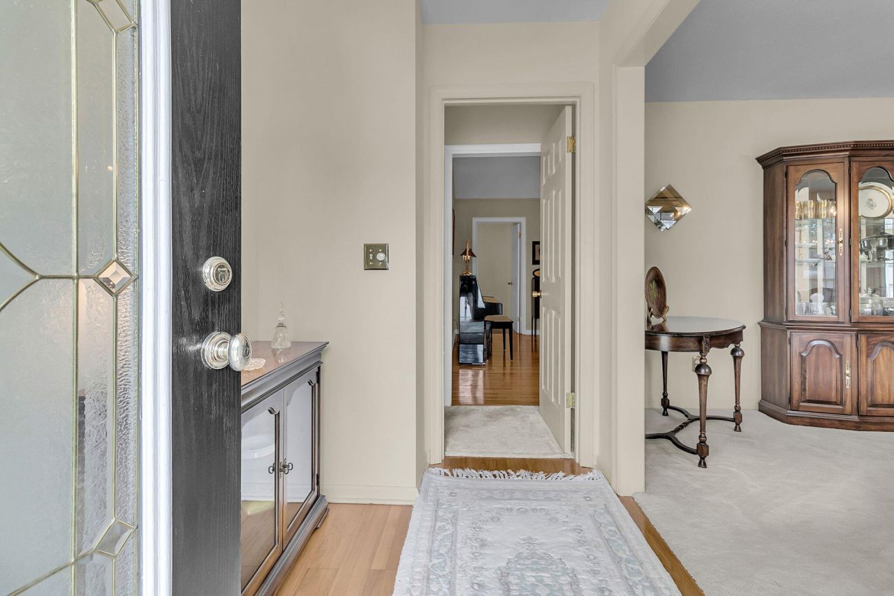 1647 Sulgrave Road Photo 4