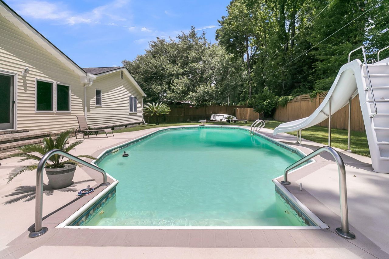 1647 Sulgrave Road Photo 44