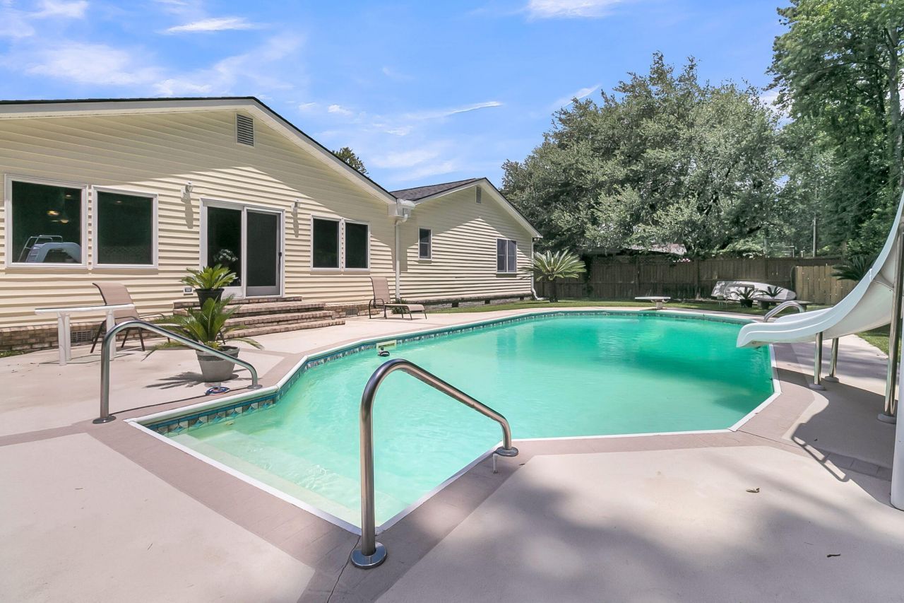 1647 Sulgrave Road Photo 45