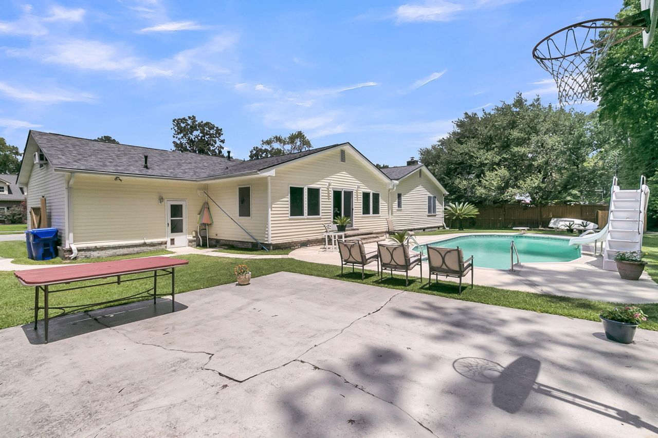 1647 Sulgrave Road Photo 52