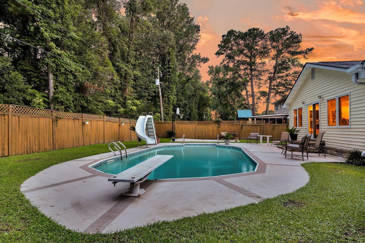 1647 Sulgrave Road Photo 59