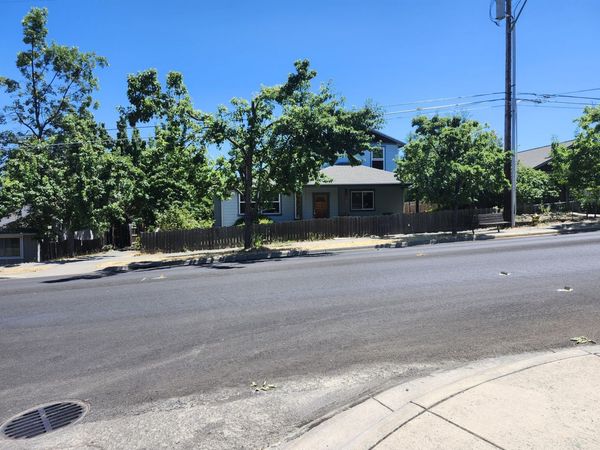 996 Spring Way, Ashland, OR 97520