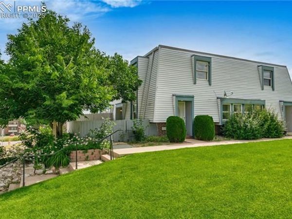 3043 E Fountain Boulevard, Colorado Springs, CO 80910