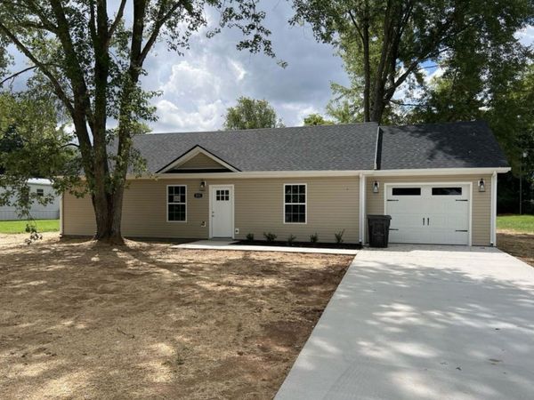 255 Illinois Ave, Oak Grove, KY 42262