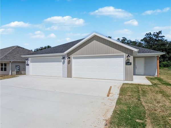 6501 & 6503 Kathleen Street, Bentonville, AR 72713