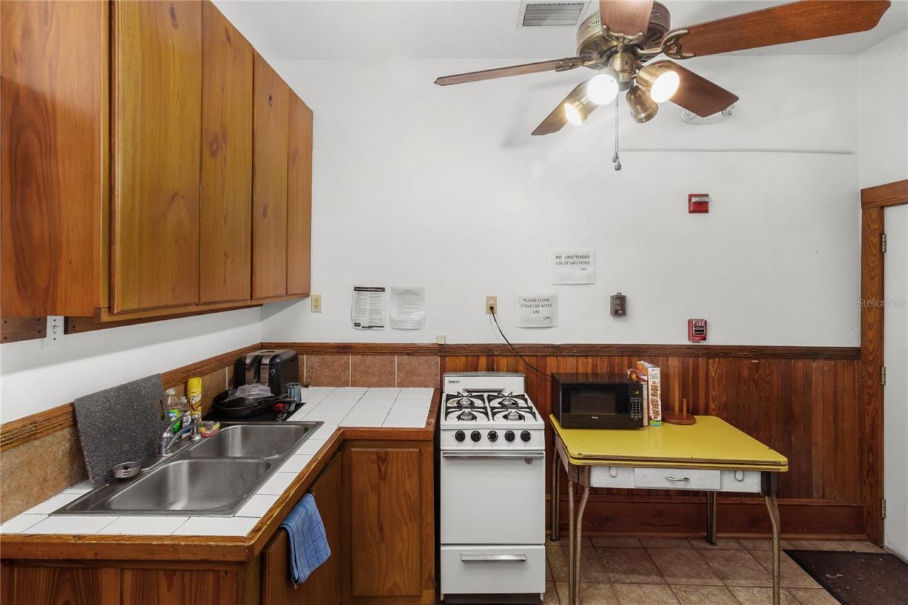 619 NE 1st Street, Gainesville, FL 32601 Photo