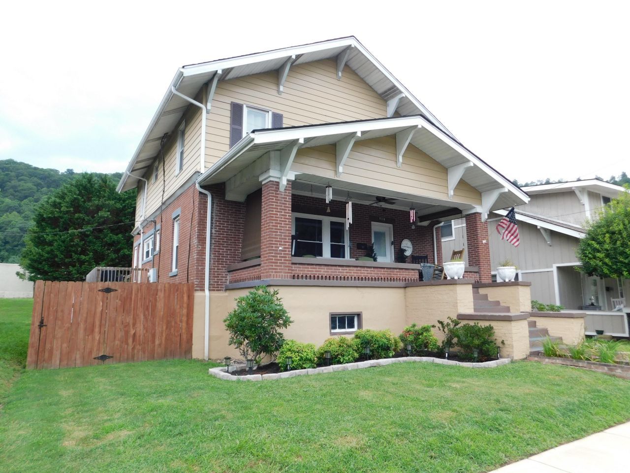 207 N Cumberland Avenue, Harlan, KY 40831 Main Photo