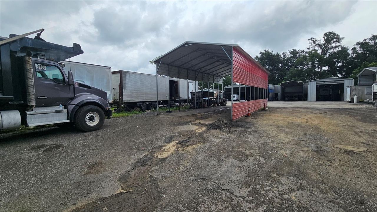 11679 N 301 Highway, Thonotosassa, FL 33592 Photo