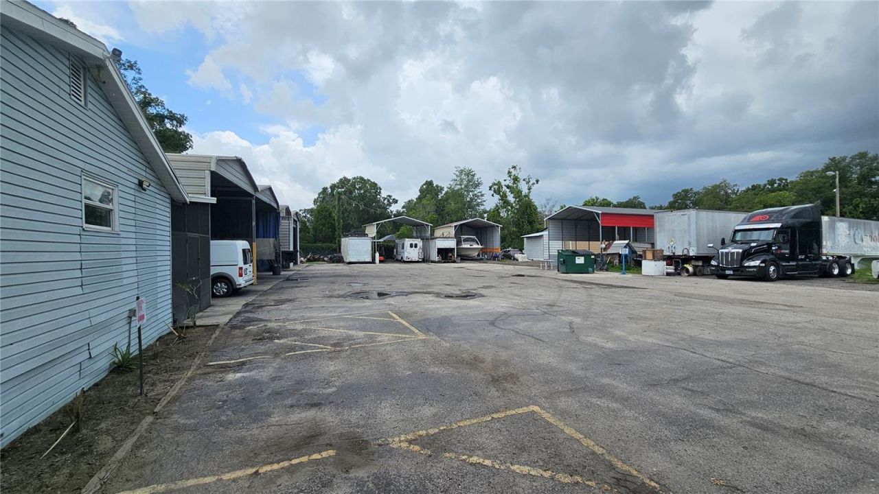 11679 N 301 Highway, Thonotosassa, FL 33592 Photo