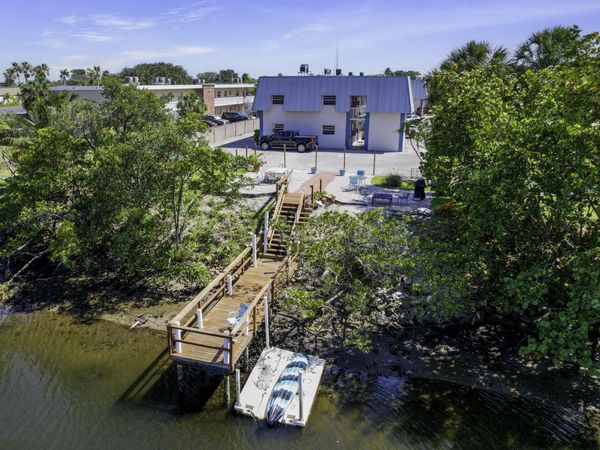 801 Hummingbird Way, Unit 105, North Palm Beach, FL 33408