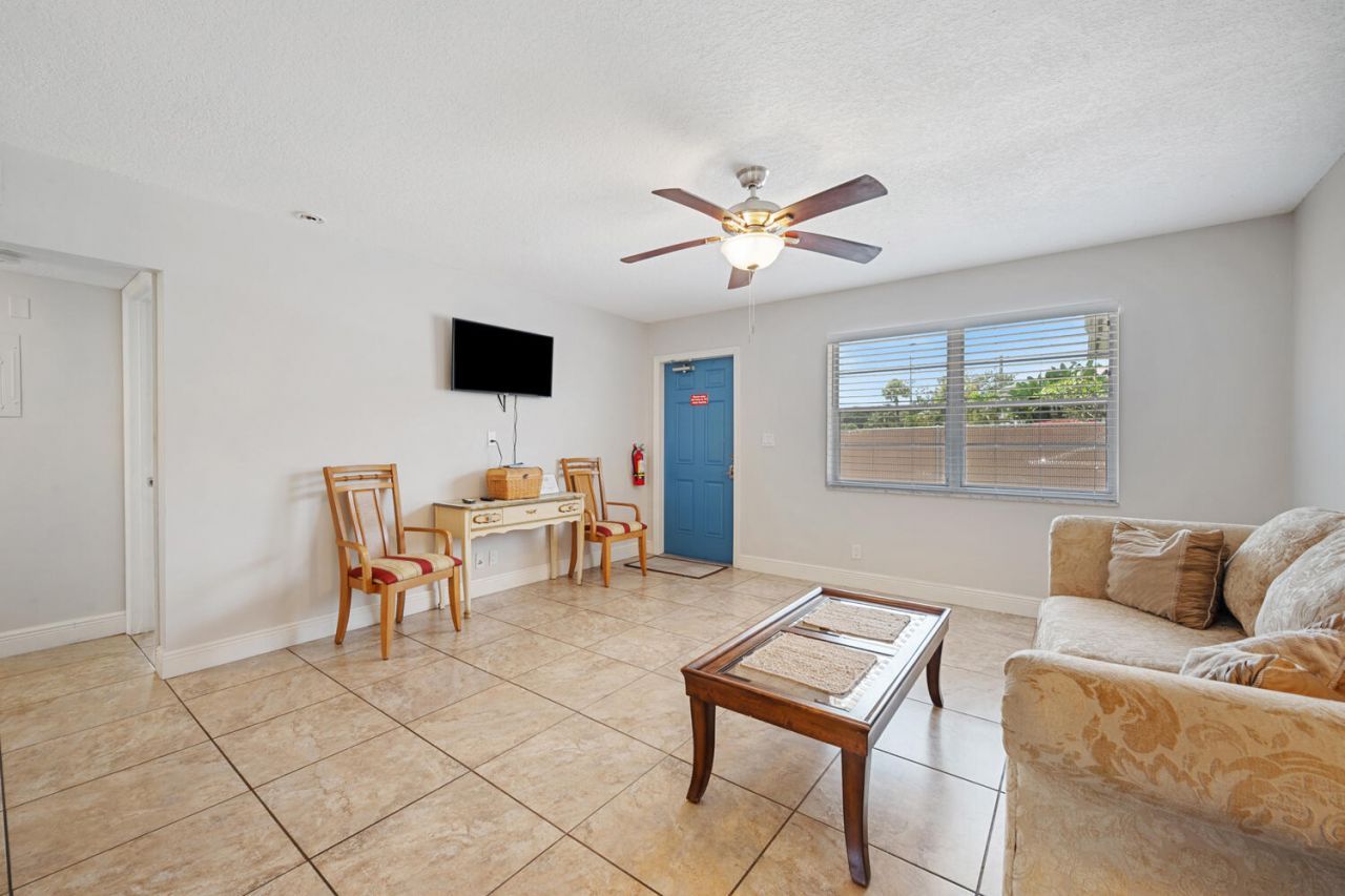 801 Hummingbird Way, Unit 105, North Palm Beach, FL 33408 Photo