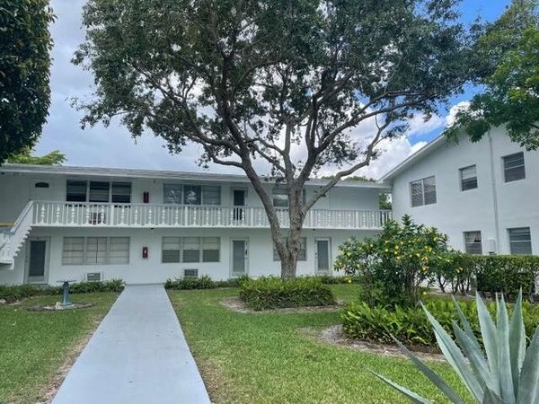 407 Sheffield, Unit Q, West Palm Beach, FL 33417
