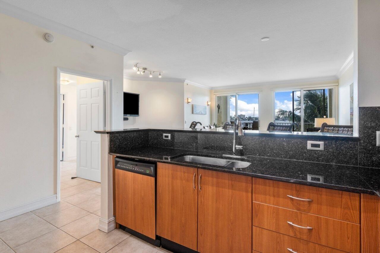 806 E Windward 301 Way, Unit 301, Lantana, FL 33462 Photo