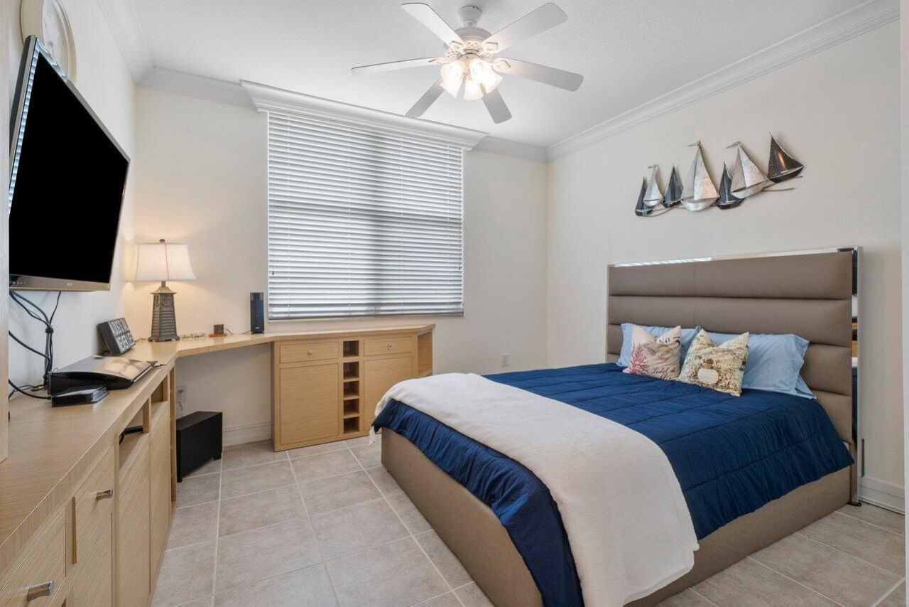 806 E Windward 301 Way, Unit 301, Lantana, FL 33462 Photo