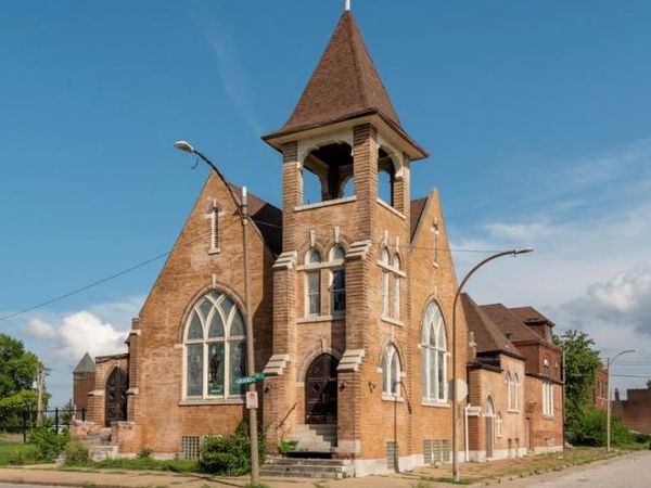 1524 E Grand Boulevard, St Louis, MO 63107