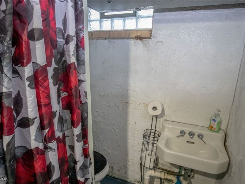 3689 Pennington Road, Cleveland, OH 44120 Photo 11