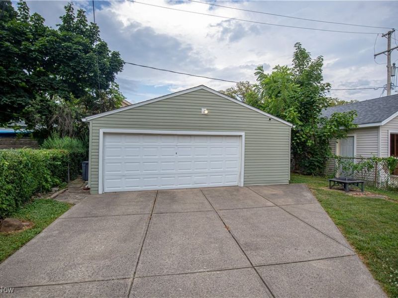 3689 Pennington Road, Cleveland, OH 44120 Photo 29