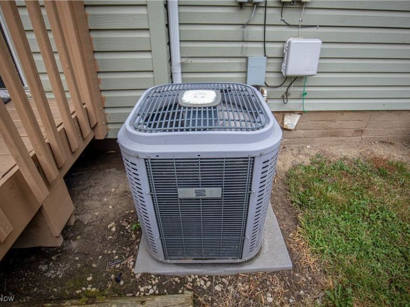 3689 Pennington Road, Cleveland, OH 44120 Photo 30