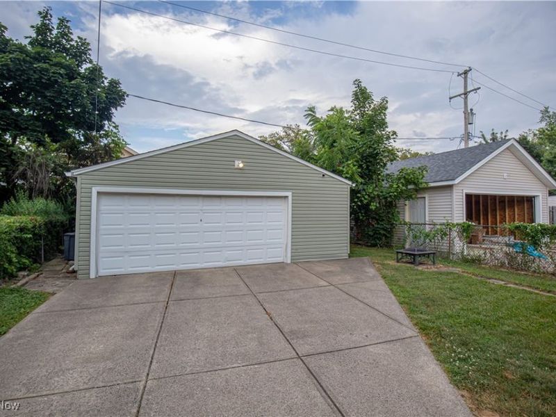 3689 Pennington Road, Cleveland, OH 44120 Photo 4