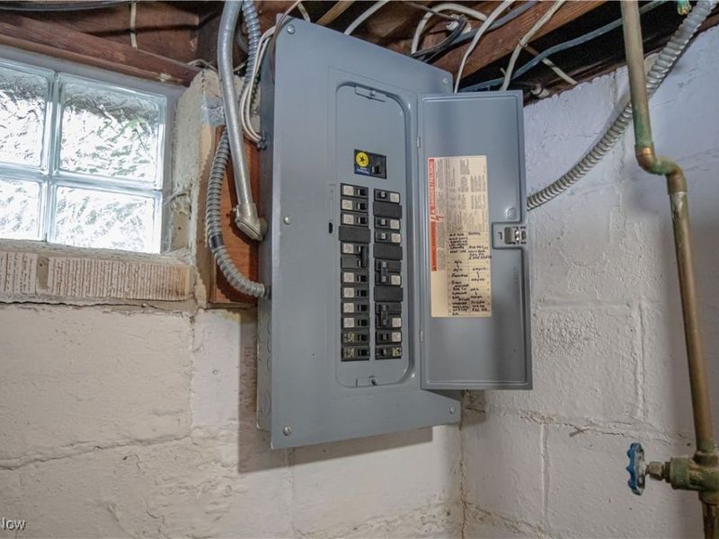 3689 Pennington Road, Cleveland, OH 44120 Photo 8