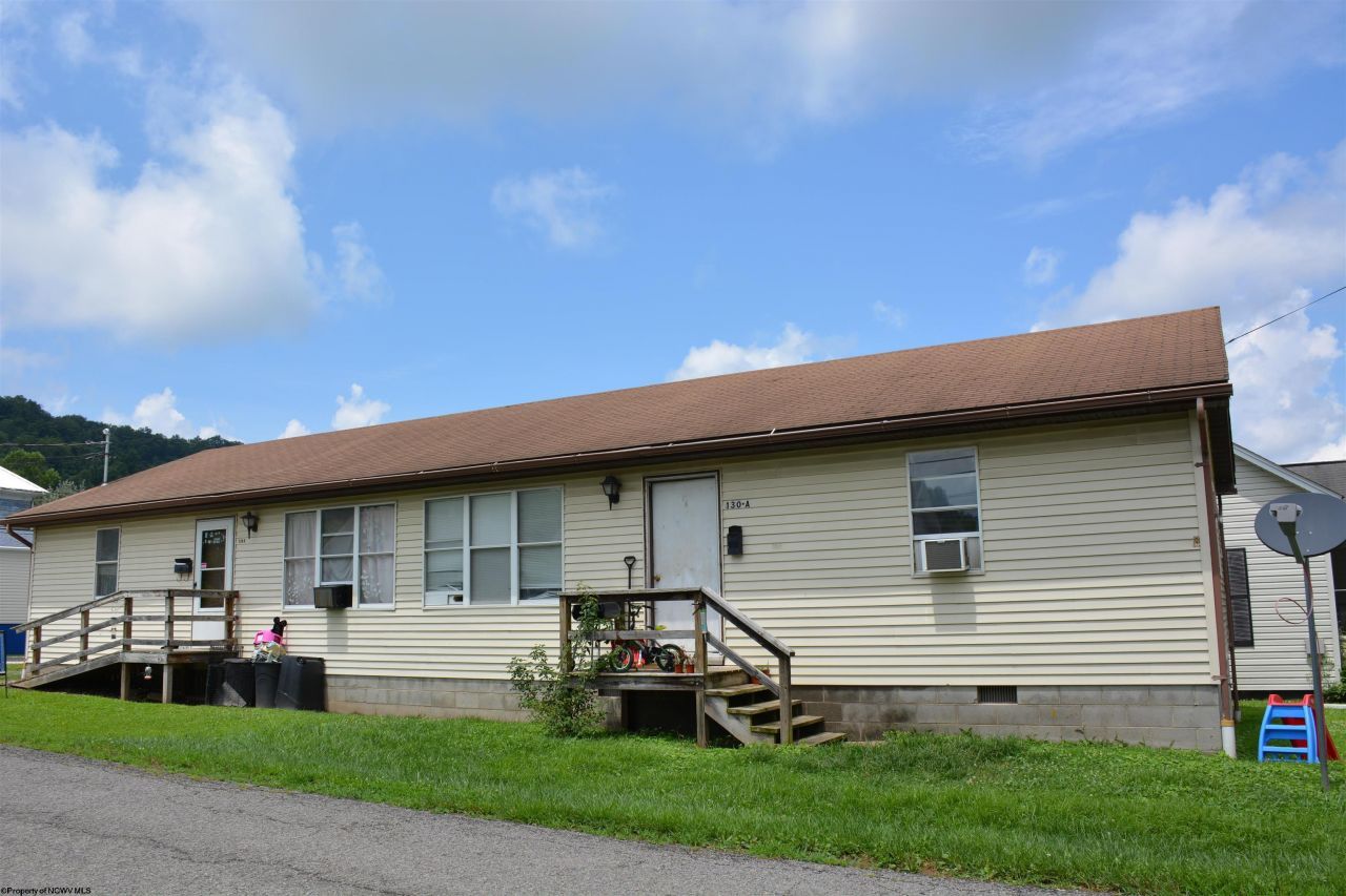 130 Minnich Street, Weston, WV 26452 Main Photo