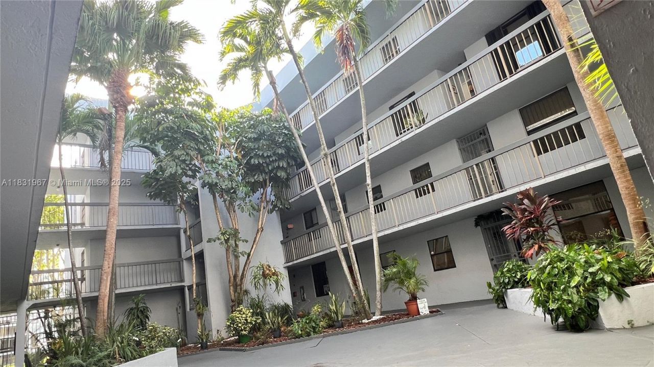 12219 SW 14th Ln, Unit 2405, Miami, FL 33184 Photo