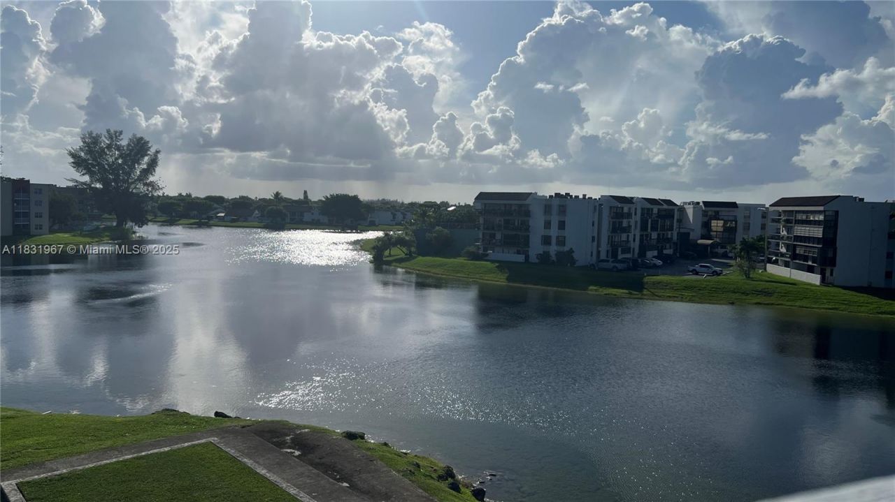 12219 SW 14th Ln, Unit 2405, Miami, FL 33184 Photo