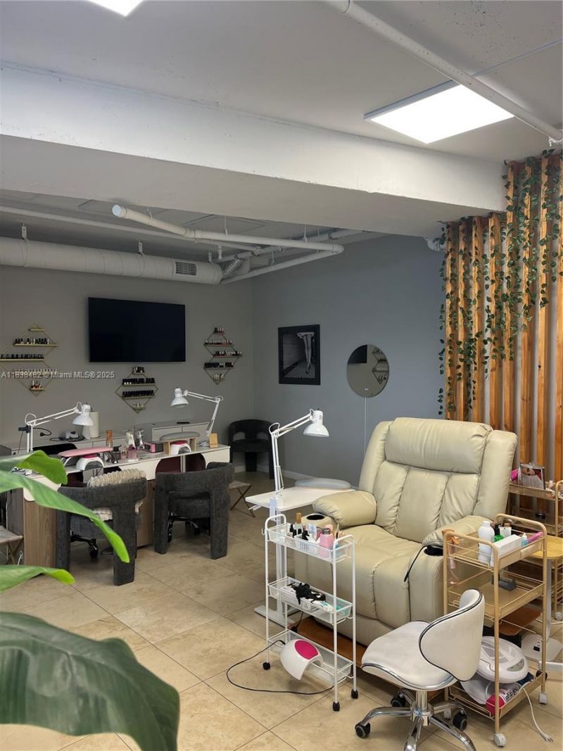 3250 NE 1st Ave, Unit 303, Miami, FL 33137 Photo