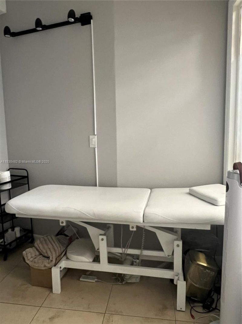 3250 NE 1st Ave, Unit 303, Miami, FL 33137 Photo