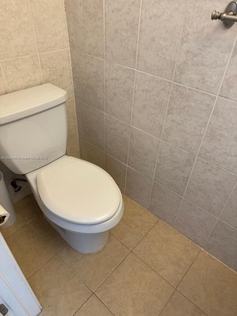 1180 W 42nd Pl, Unit 1, Hialeah, FL 33012 Photo