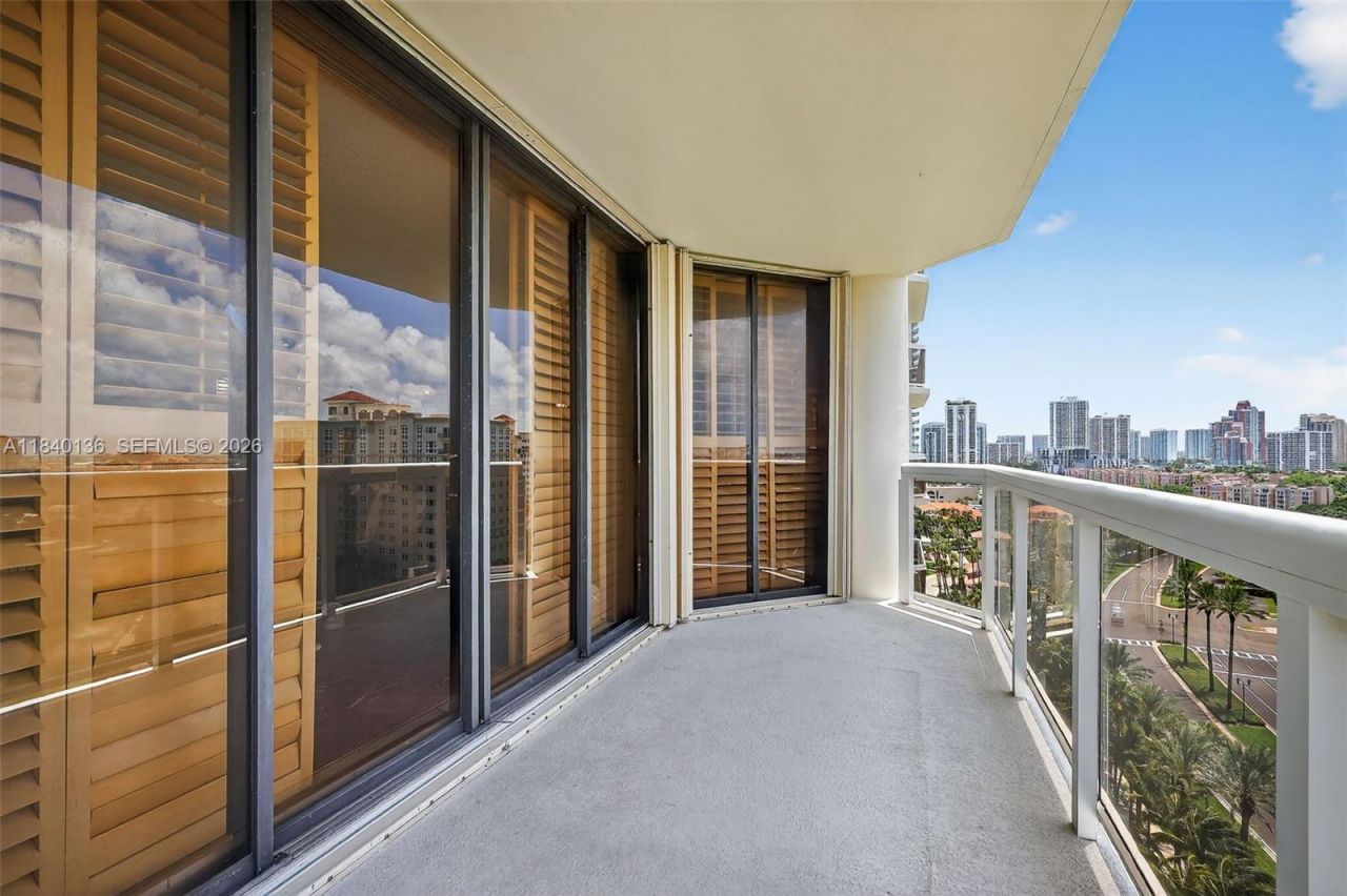 20185 E Country Club Dr, Unit 1406, Aventura, FL 33180 Photo