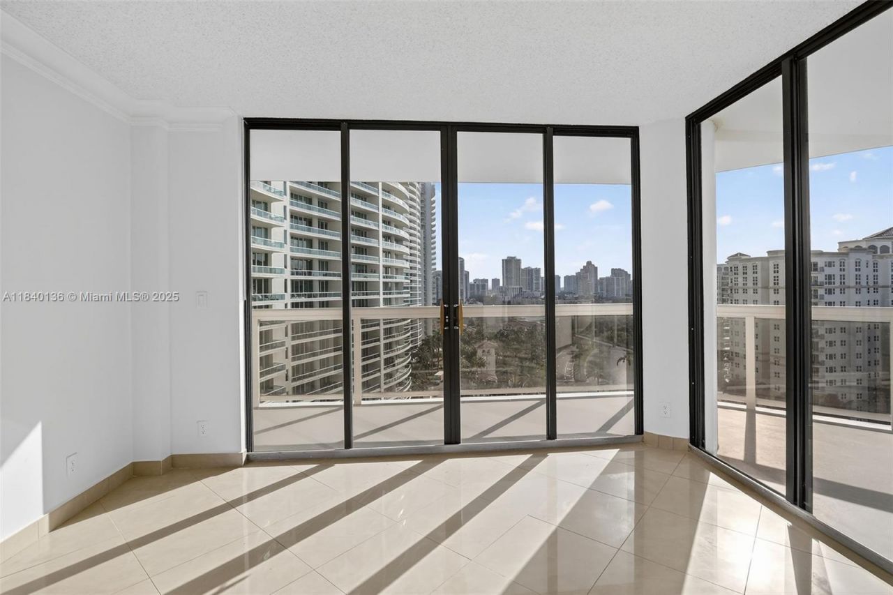 20185 E Country Club Dr, Unit 1405, Aventura, FL 33180 Photo