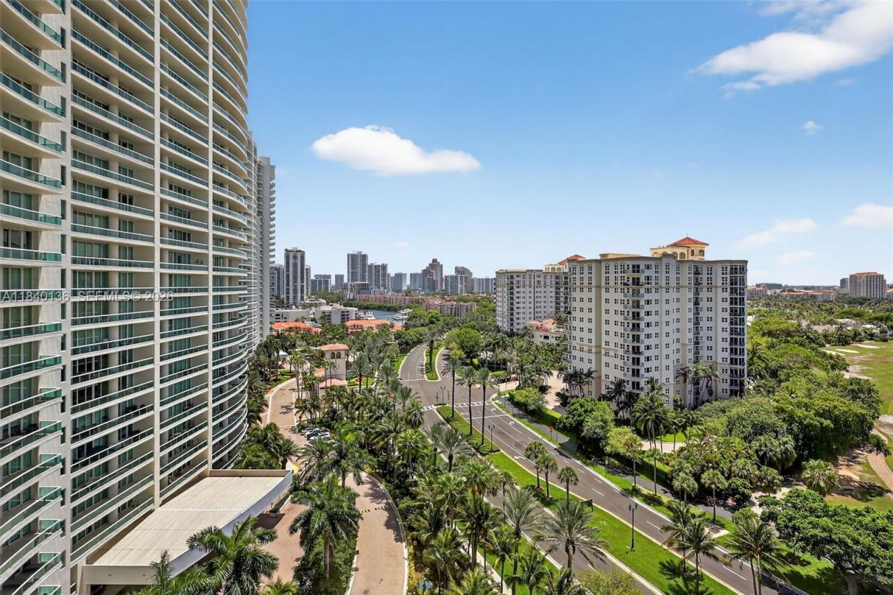 20185 E Country Club Dr, Unit 1406, Aventura, FL 33180 Photo