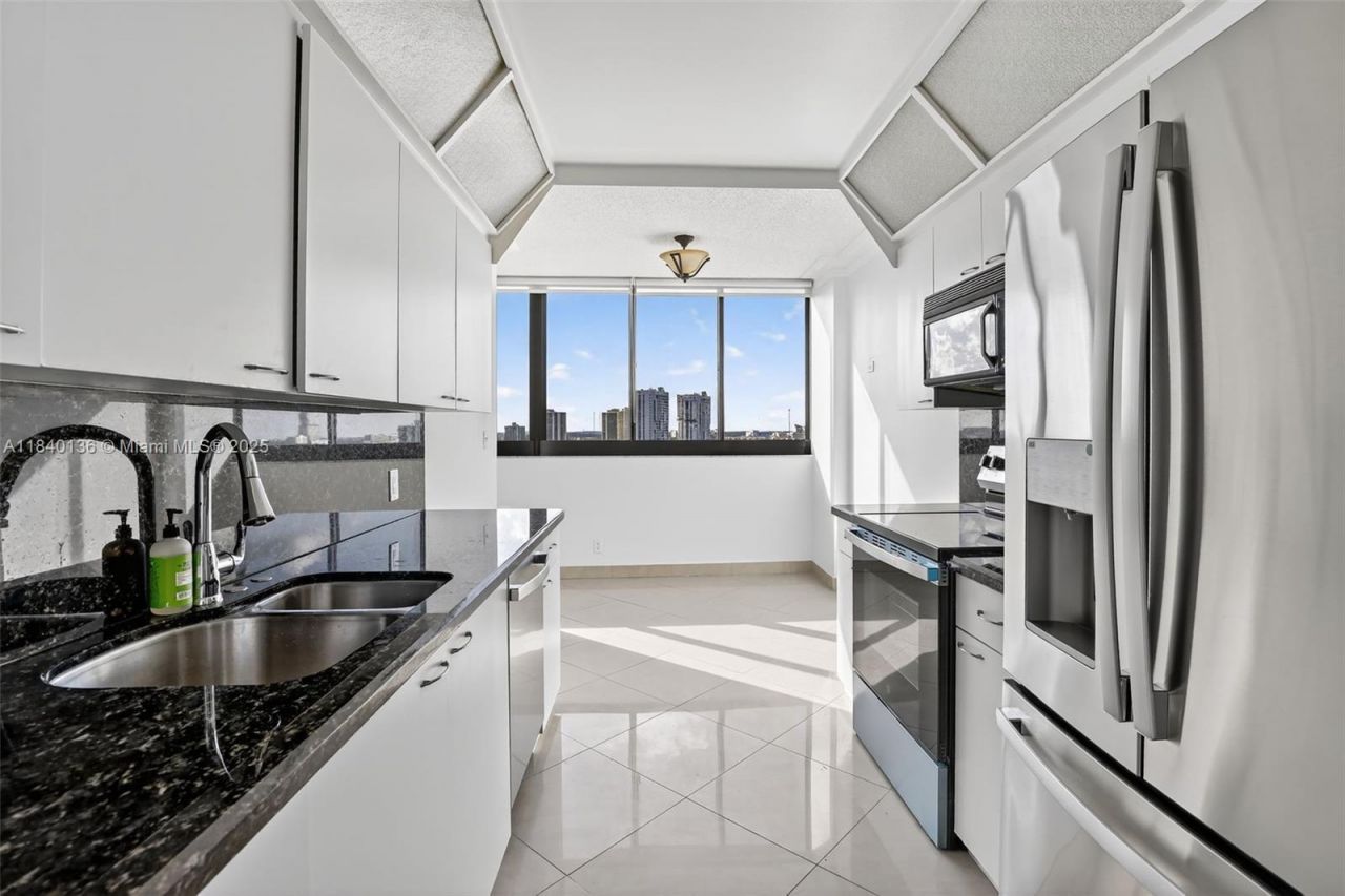 20185 E Country Club Dr, Unit 1405, Aventura, FL 33180 Photo