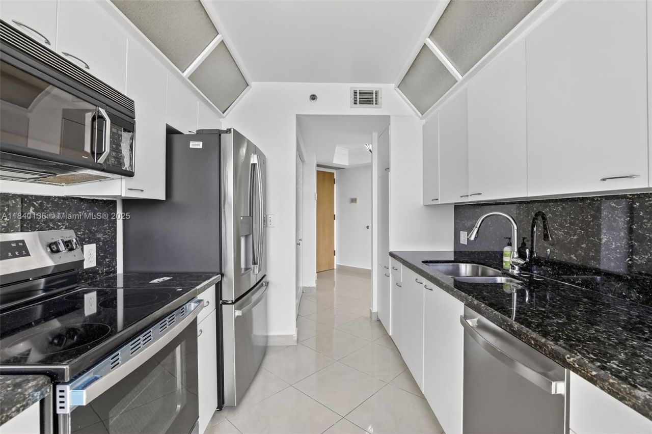 20185 E Country Club Dr, Unit 1405, Aventura, FL 33180 Photo