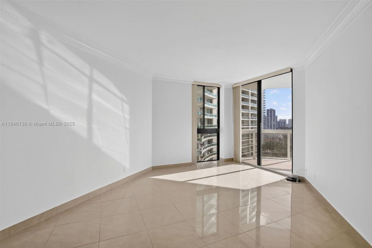 20185 E Country Club Dr, Unit 1405, Aventura, FL 33180 Photo