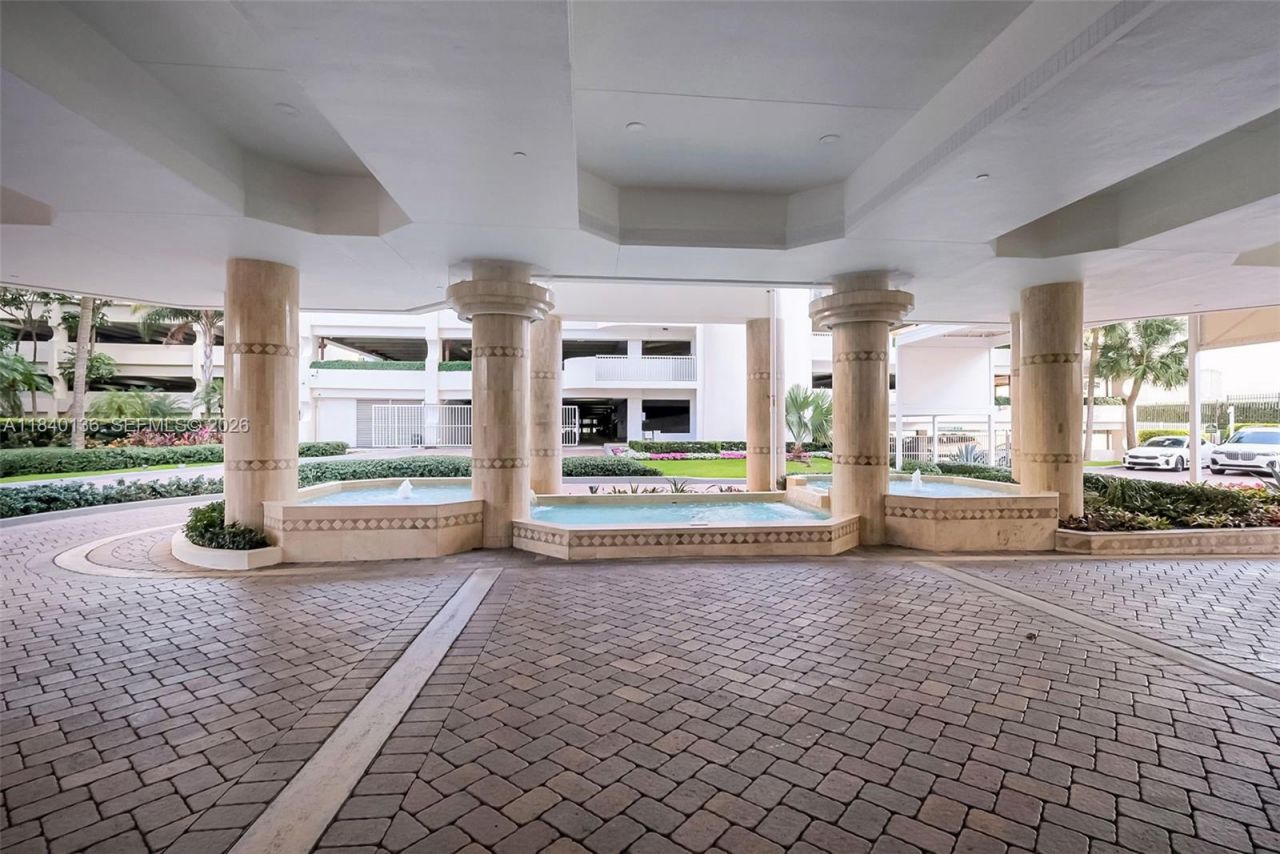 20185 E Country Club Dr, Unit 1406, Aventura, FL 33180 Photo