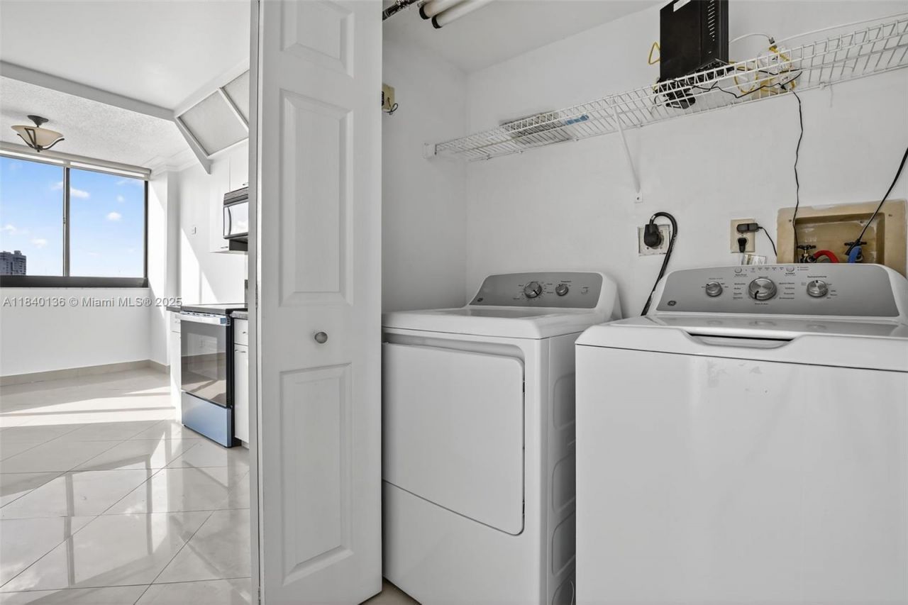 20185 E Country Club Dr, Unit 1405, Aventura, FL 33180 Photo