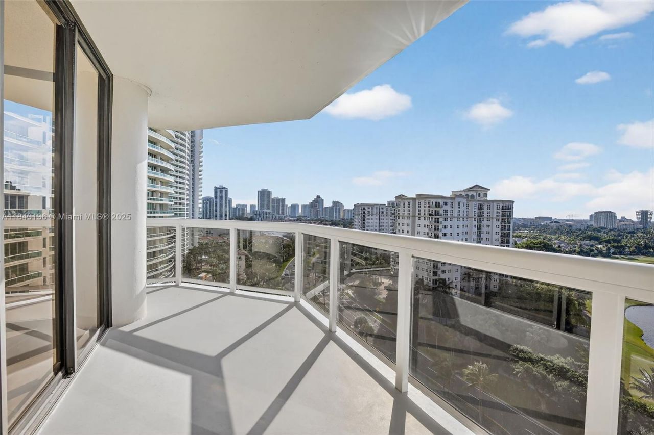 20185 E Country Club Dr, Unit 1405, Aventura, FL 33180 Photo