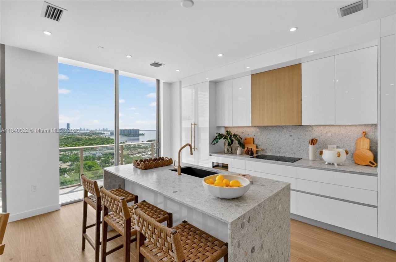 2655 S Bayshore Dr, Unit 1401, Miami, FL 33133 Photo