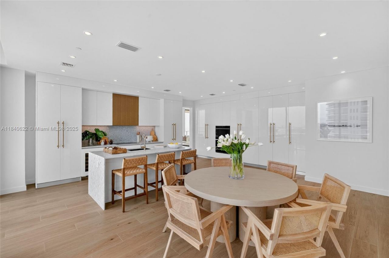 2655 S Bayshore Dr, Unit 1401, Miami, FL 33133 Photo