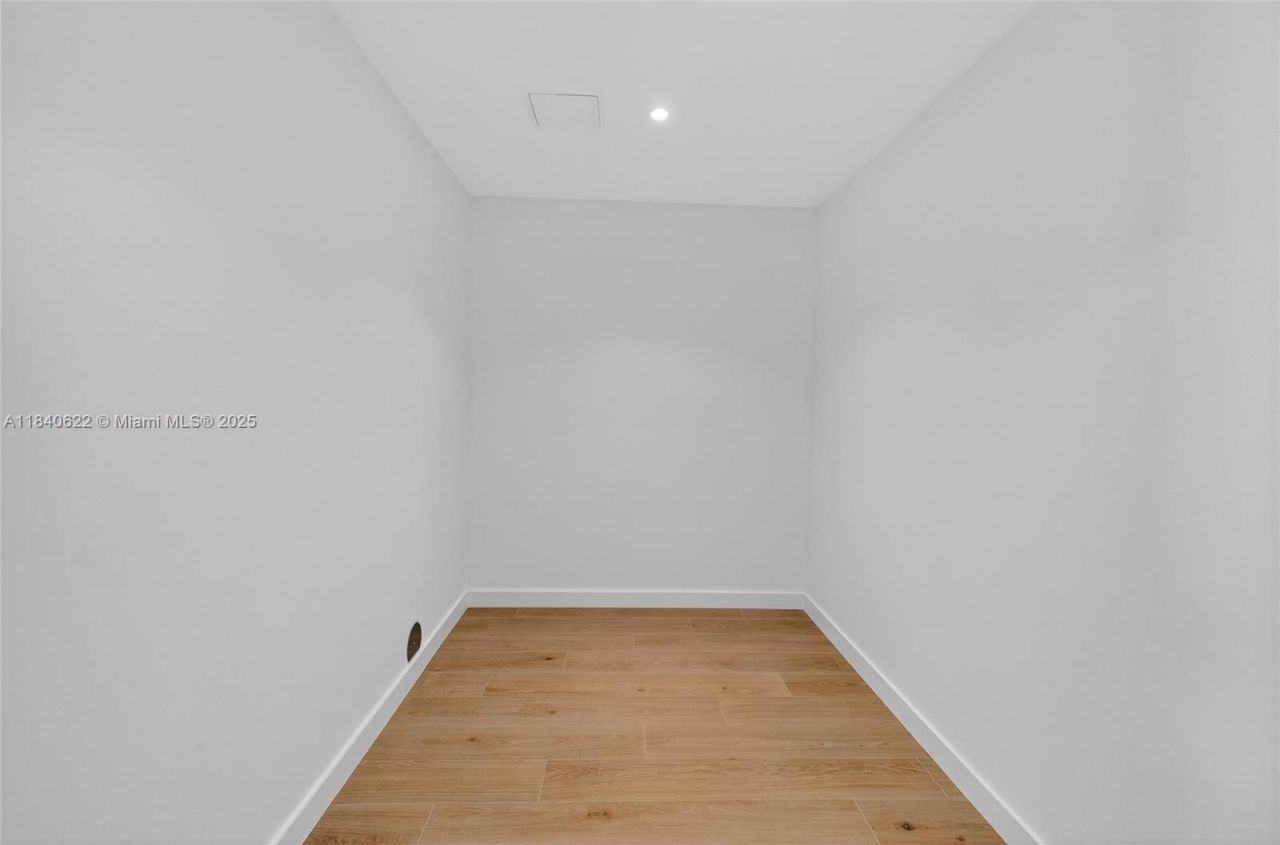 2655 S Bayshore Dr, Unit 1401, Miami, FL 33133 Photo