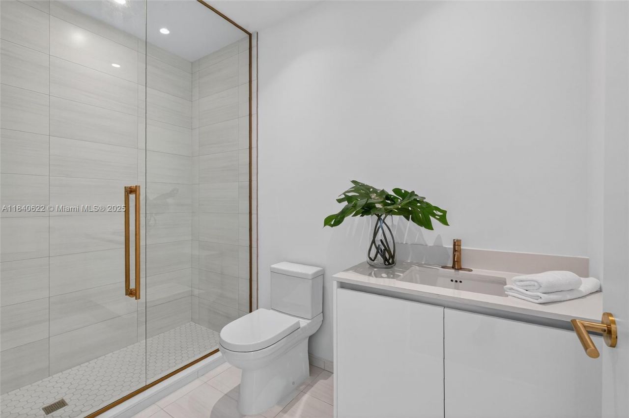 2655 S Bayshore Dr, Unit 1401, Miami, FL 33133 Photo