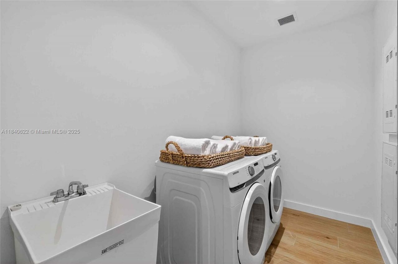 2655 S Bayshore Dr, Unit 1401, Miami, FL 33133 Photo