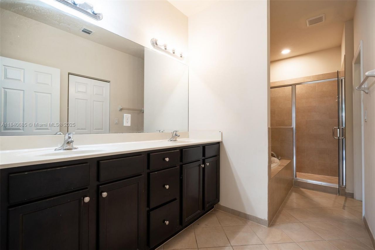 423 SE 33rd Ter, Homestead, FL 33033 Photo