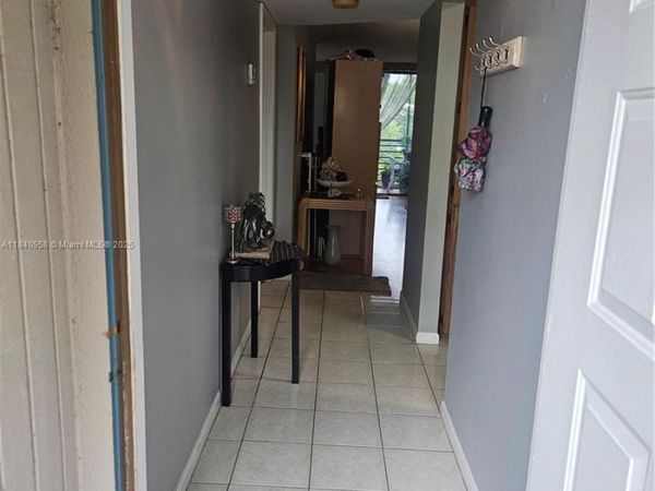 901 Colony Point Cir, Unit 408, Pembroke Pines, FL 33026