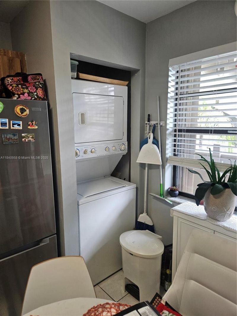 901 Colony Point Cir, Unit 408, Pembroke Pines, FL 33026 Photo