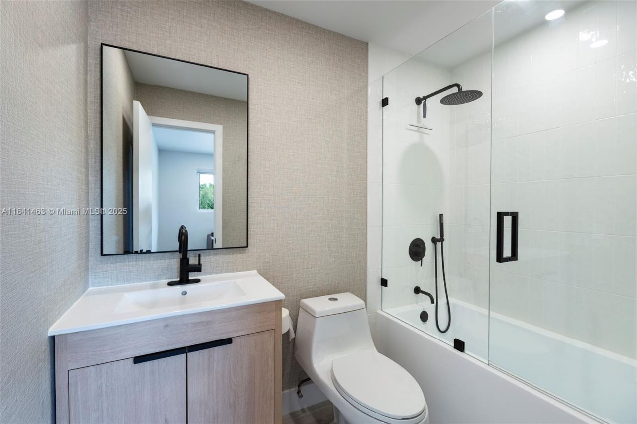 8225 SW 81st Ct, Miami, FL 33143 Photo