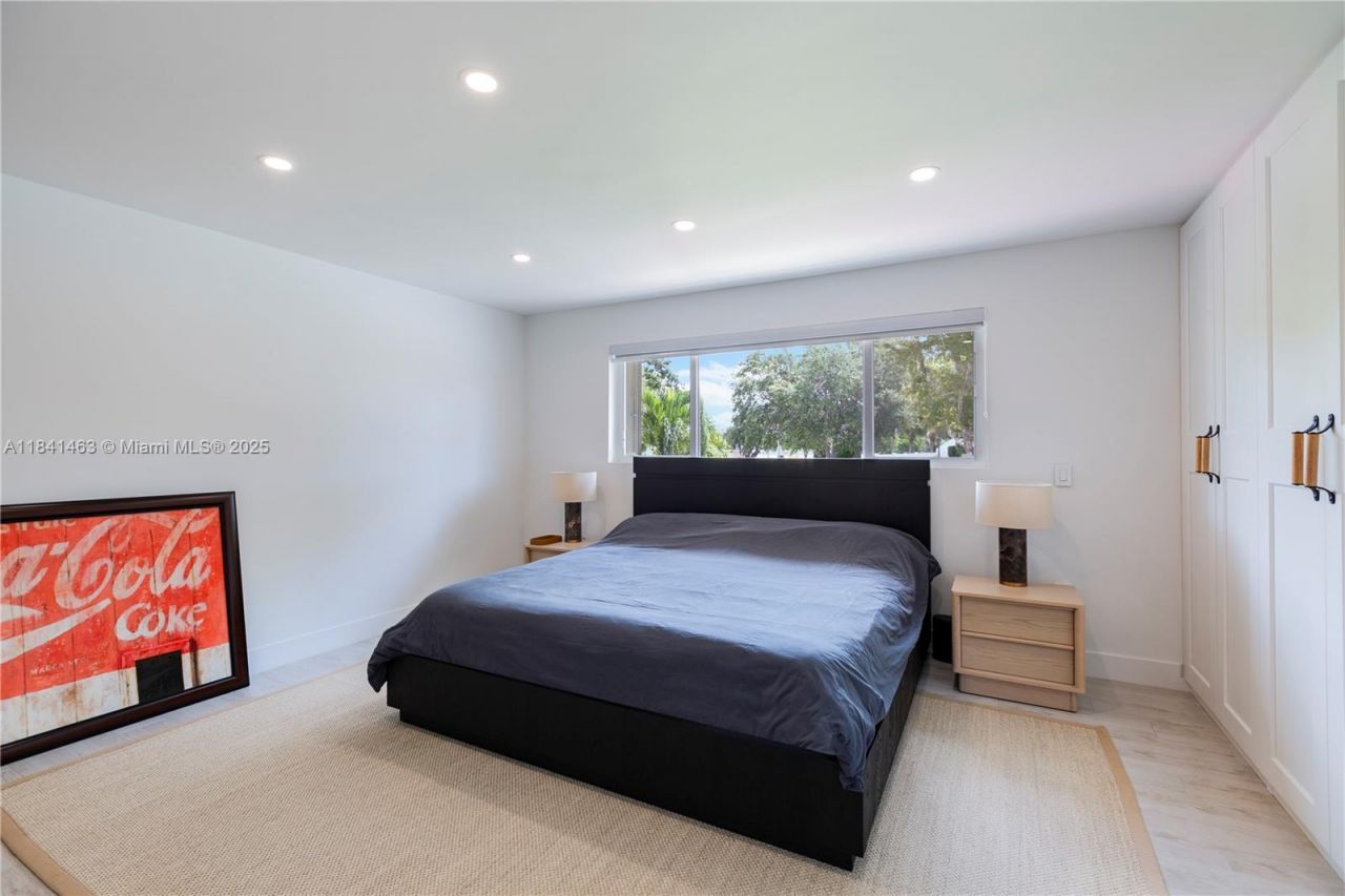 8225 SW 81st Ct, Miami, FL 33143 Photo